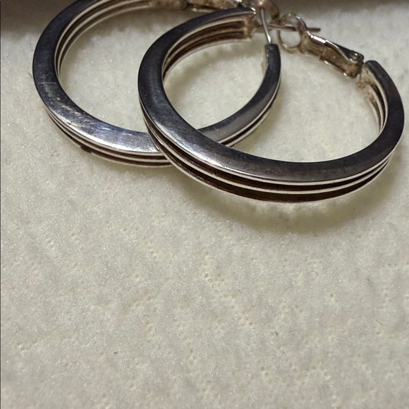 Tiffany & Co. Classic Silver Hoop Earrings - Picture 8 of 13